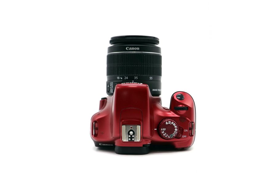 Canon EOS 1100D kit red (пробег 8200 кадров)