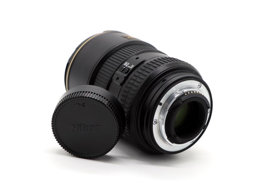 Nikon 17-55mm f/2.8G ED-IF AF-S DX в упаковке