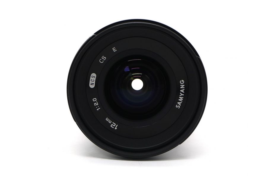 Samyang 12mm f/2.0 NCS CS E в упаковке