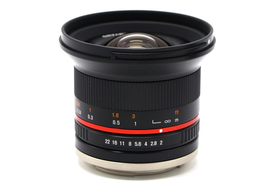 Samyang 12mm f/2.0 NCS CS E в упаковке