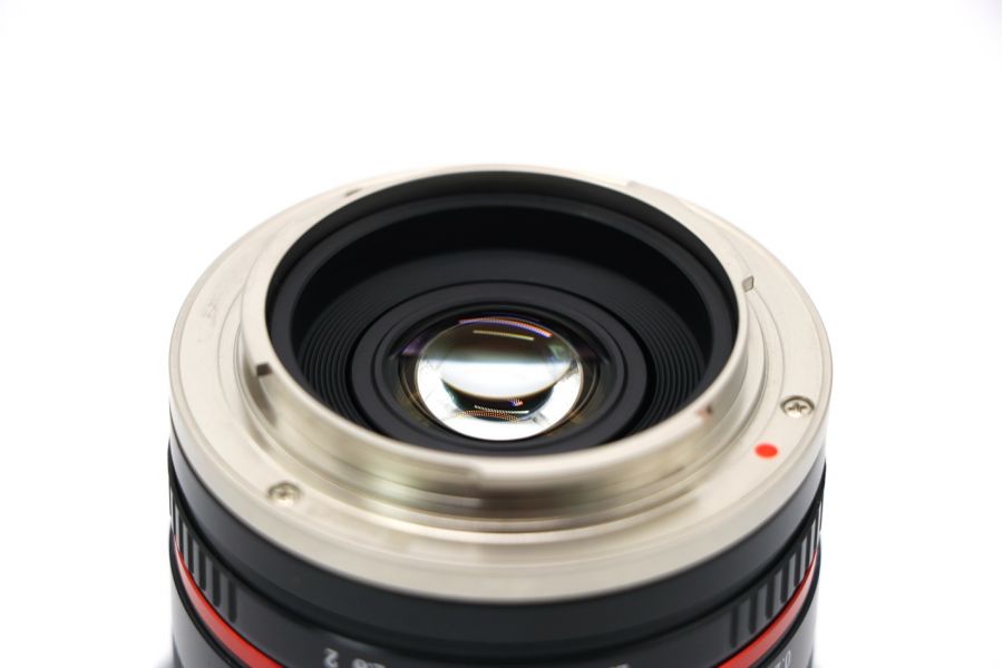 Samyang 12mm f/2.0 NCS CS E в упаковке