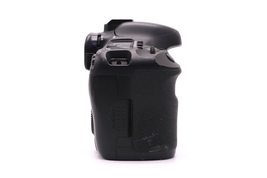 Canon EOS 7D body в упаковке (пробег 93425 кадров)