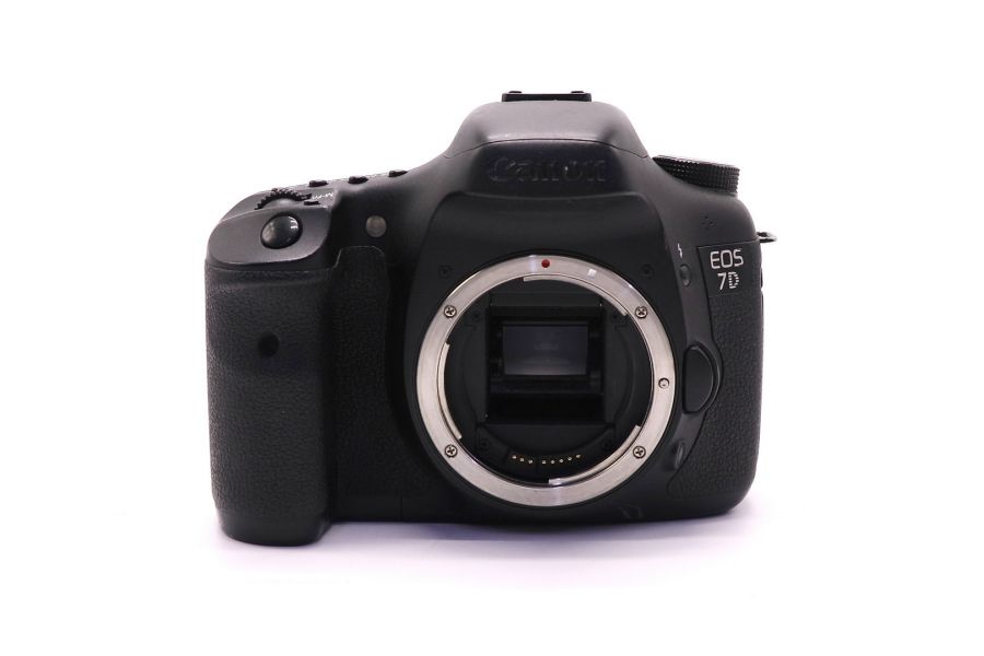 Canon EOS 7D body в упаковке (пробег 93425 кадров)