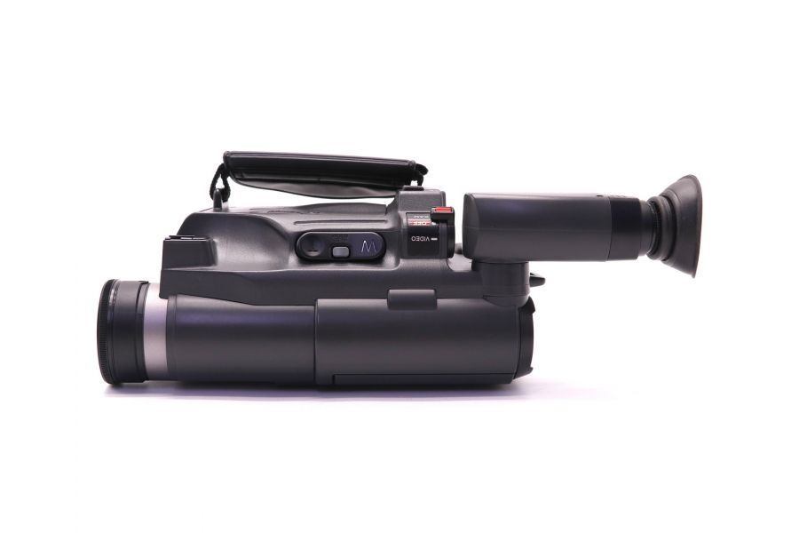 Видеокамера Hitachi VM-E210E