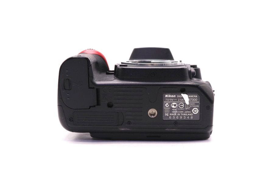 Nikon D7000 body (пробег 32985 кадров)