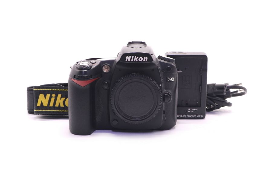 Nikon D90 body (пробег 14670 кадров)