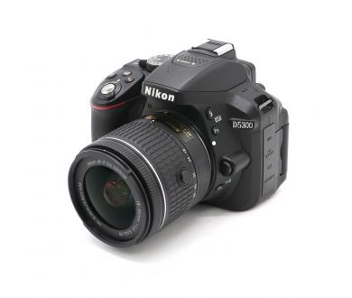 Nikon D5300 kit (пробег 4040 кадров)