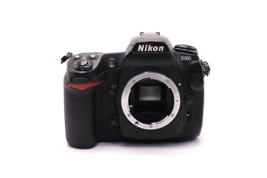 Nikon D300 body (пробег 50650 кадров)