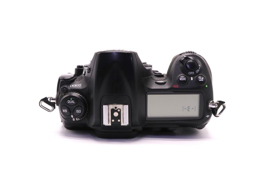 Nikon D300 body (пробег 50650 кадров)