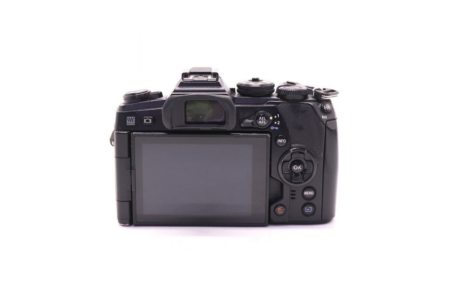 Olympus OM-D E-M1 Mark II body (пробег 58665 кадров)