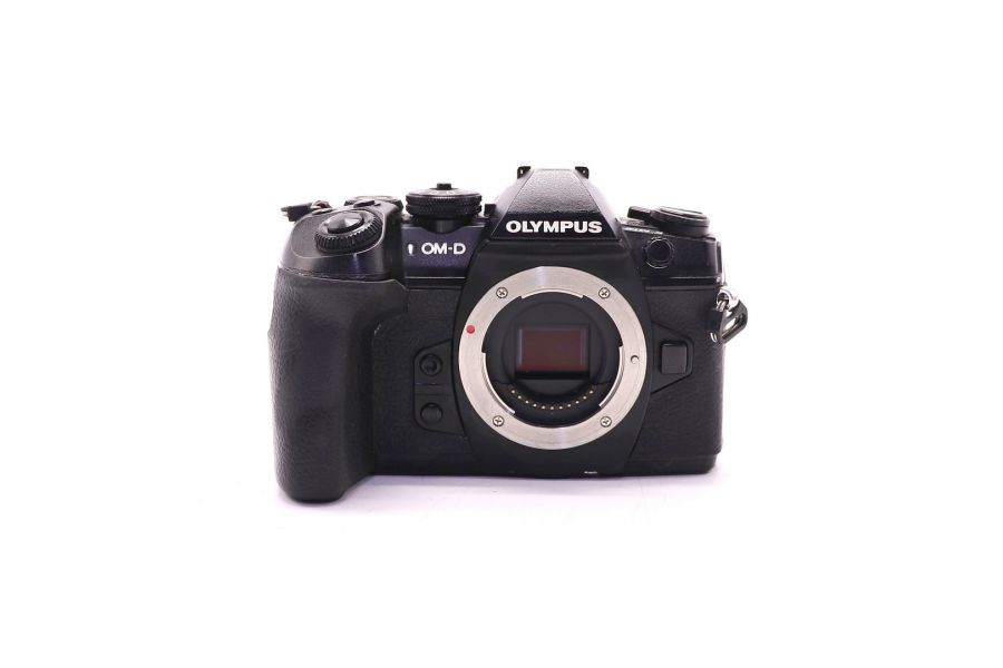 Olympus OM-D E-M1 Mark II body (пробег 58665 кадров)
