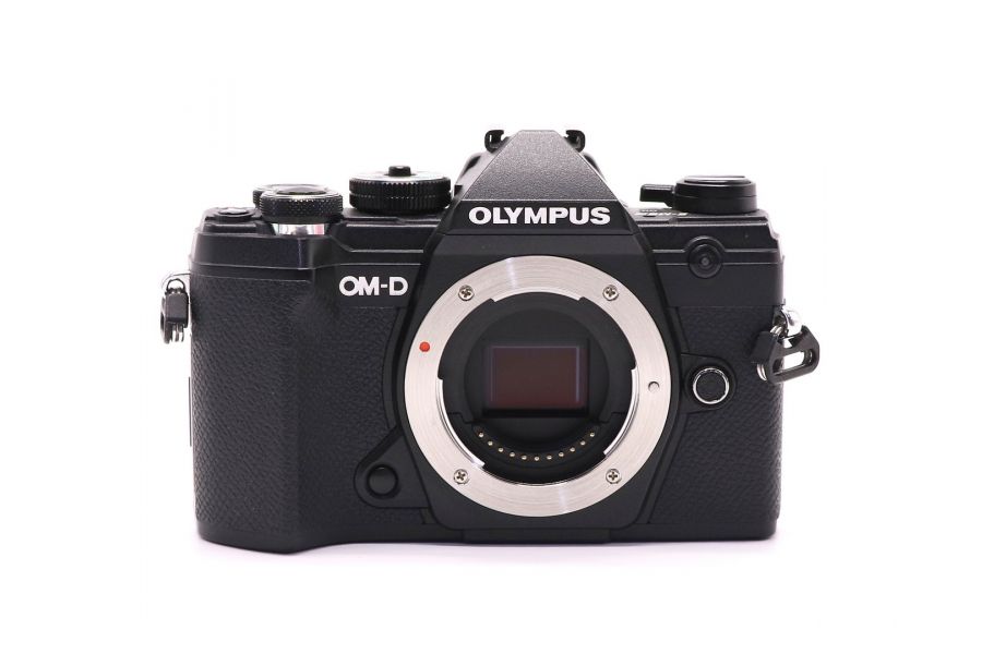 Olympus OM-D E-M5 III body box (пробег 11000 кадров)