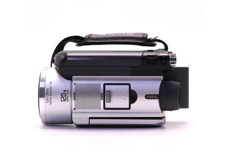 Видеокамера Sony DCR-SR100E