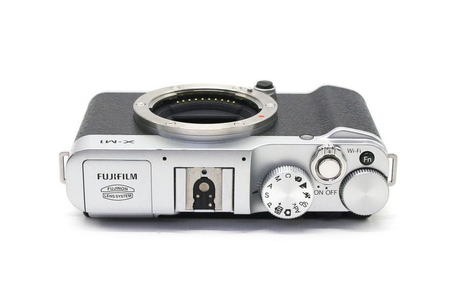 Fujifilm X-M1 body в упаковке