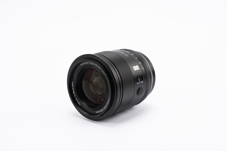 Объектив Viltrox AF 27mm f/1.2 E для Sony E