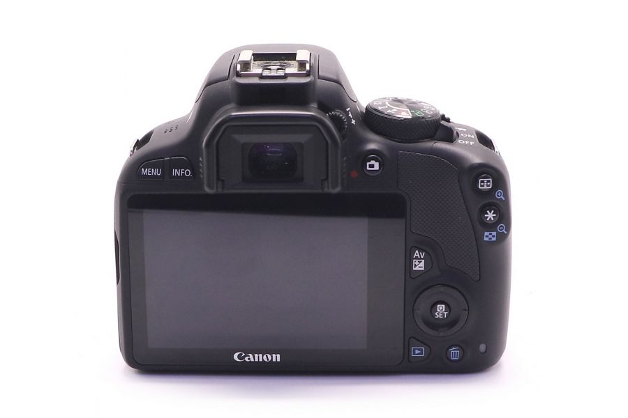 Canon EOS 100D kit в упаковке (пробег 4165 кадров)