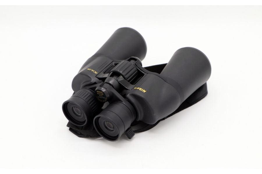 Бинокль Nikon Aculon A211 10-22x50 