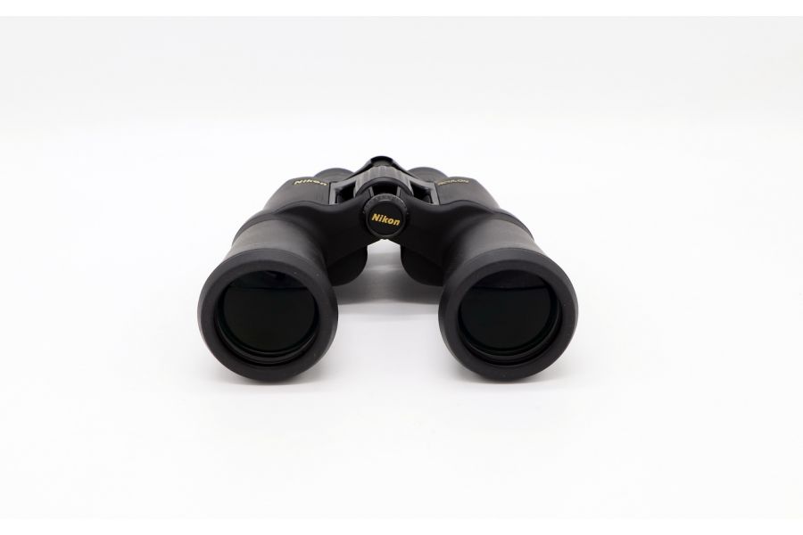 Бинокль Nikon Aculon A211 10-22x50 