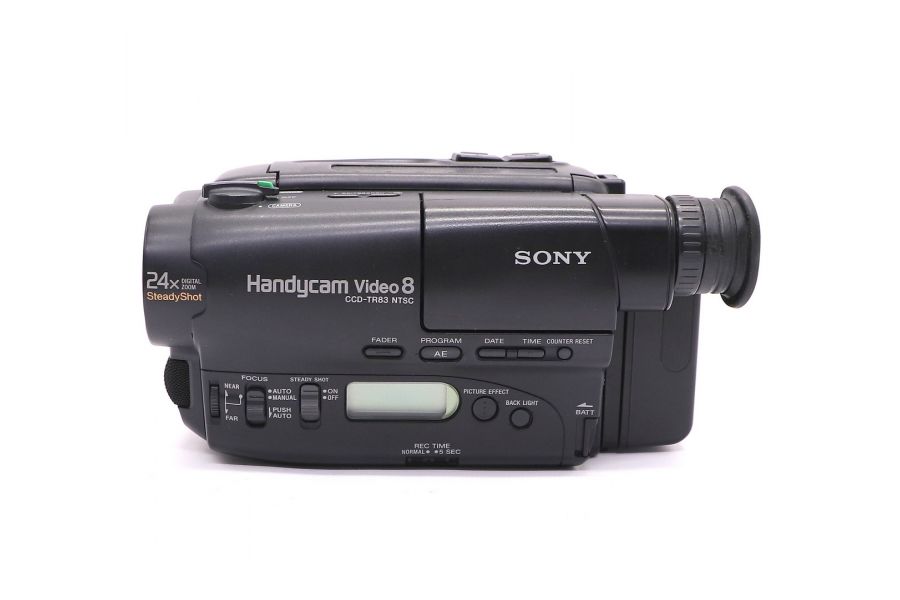 Видеокамера Sony CCD-TR83