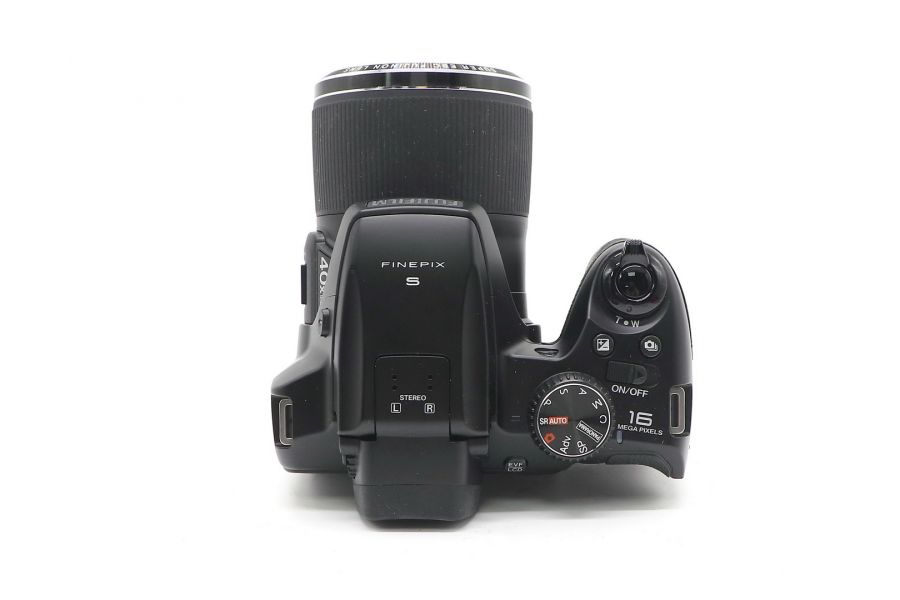 Fujifilm finepix S8200 в упаковке