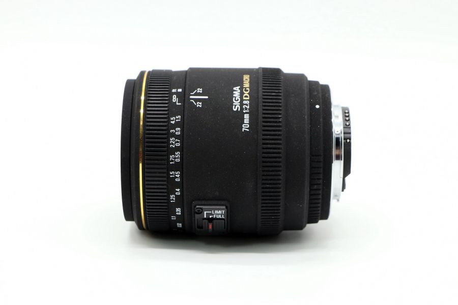 Sigma AF 70mm f/2.8 Macro EX DG Nikon F