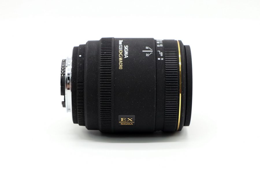 Sigma AF 70mm f/2.8 Macro EX DG Nikon F