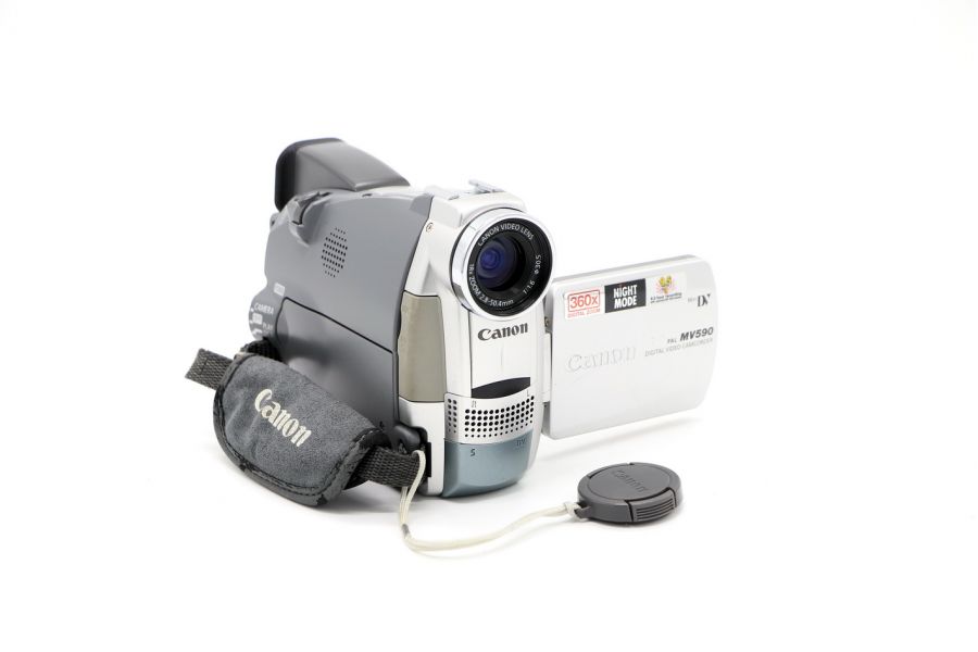 Видеокамера Canon DM-MV590