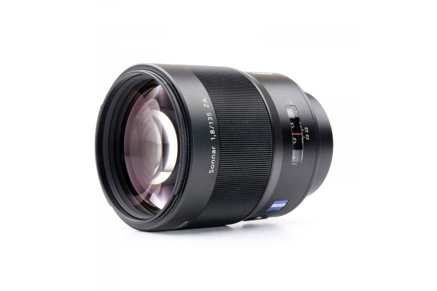 Sony Carl Zeiss Sonnar T*135mm f/1.8 ZA (SAL-135F18Z) в упаковке