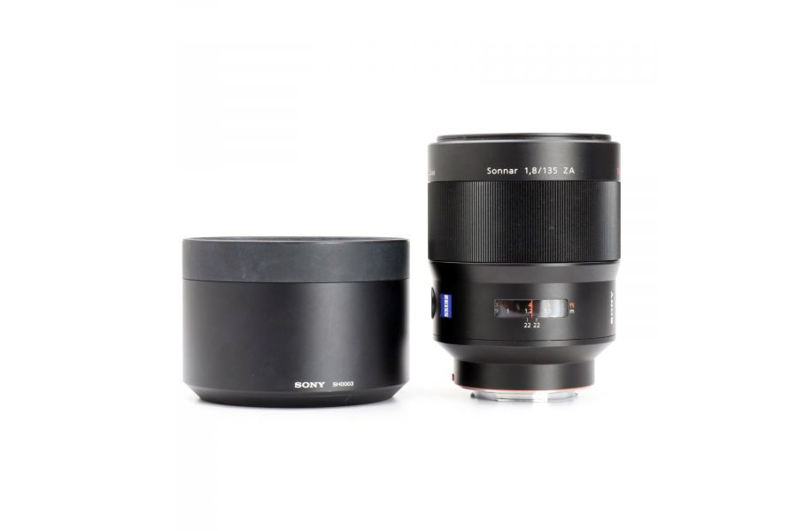 Sony Carl Zeiss Sonnar T*135mm f/1.8 ZA (SAL-135F18Z) в упаковке