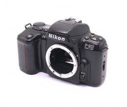 Nikon F-601 Quartz Date body (Japan, 1991)
