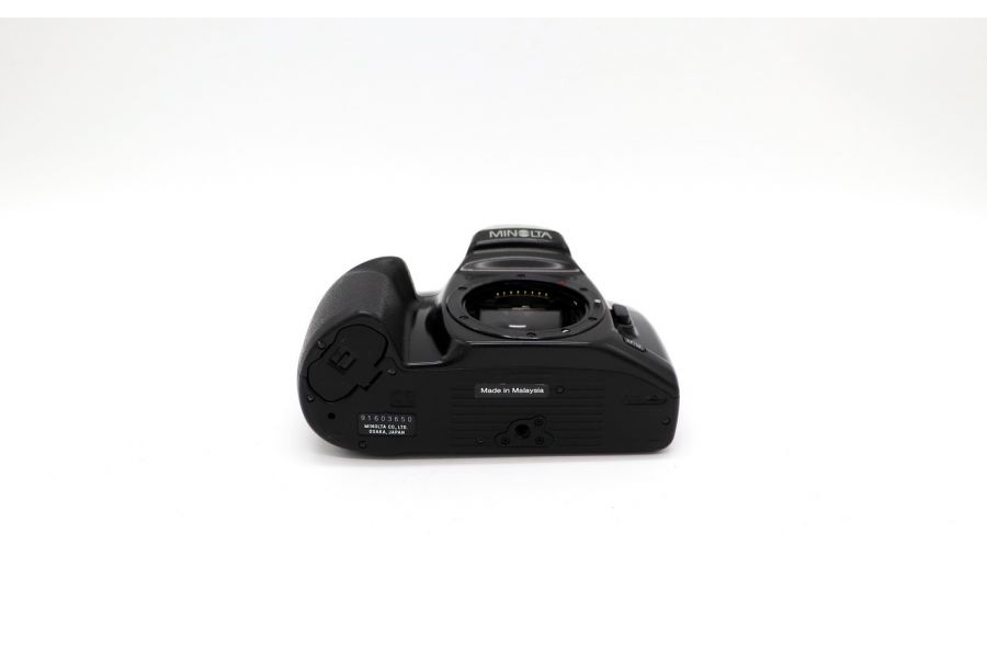 Плёночный фотоаппарат Minolta Dynax 300si body