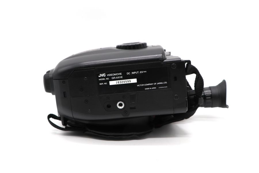 Видеокамера JVC GR-AX11E