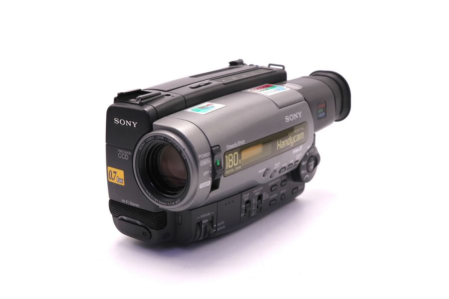 Видеокамера Sony CCD-TRV720E