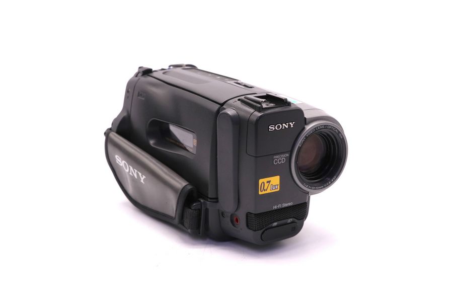Видеокамера Sony CCD-TRV720E