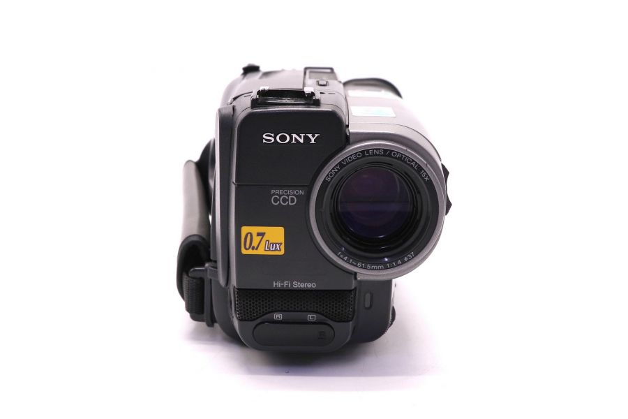 Видеокамера Sony CCD-TRV720E