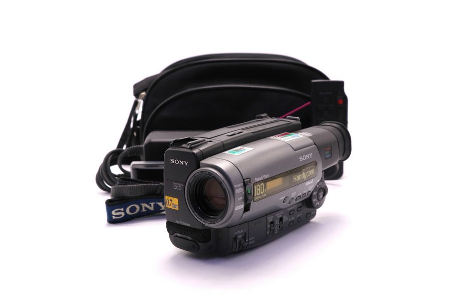 Видеокамера Sony CCD-TRV720E