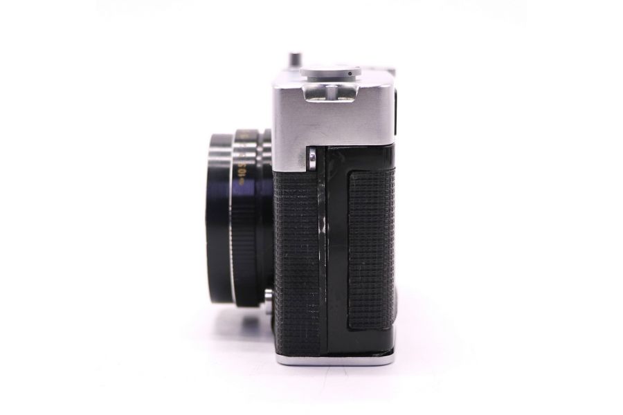 Советский полуформатный фотоаппарат Фэд Микрон 