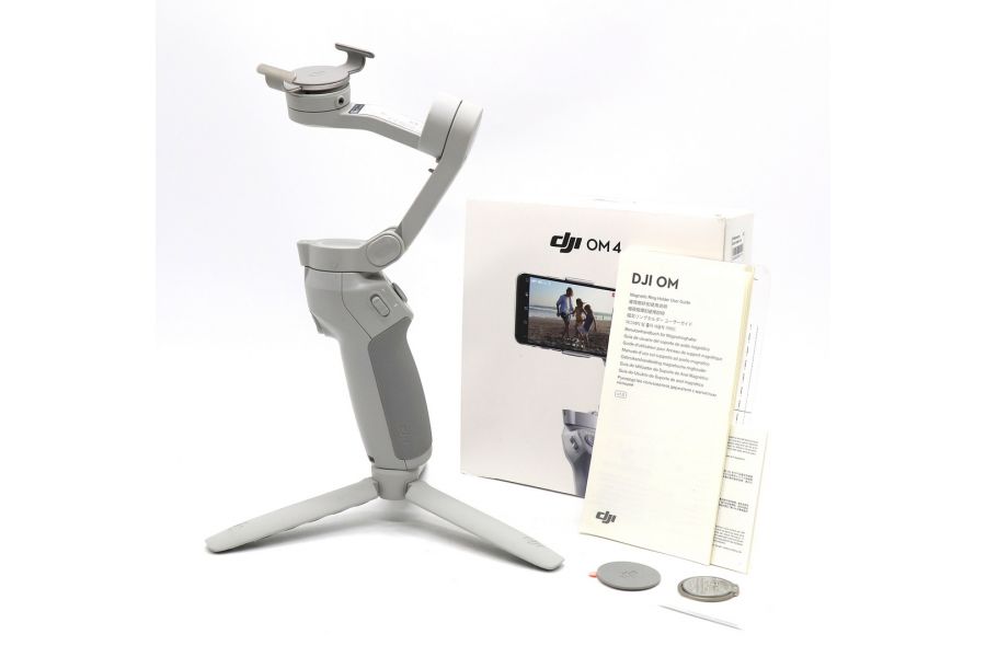 Стабилизатор DJI Osmo Mobile 4 в упаковке