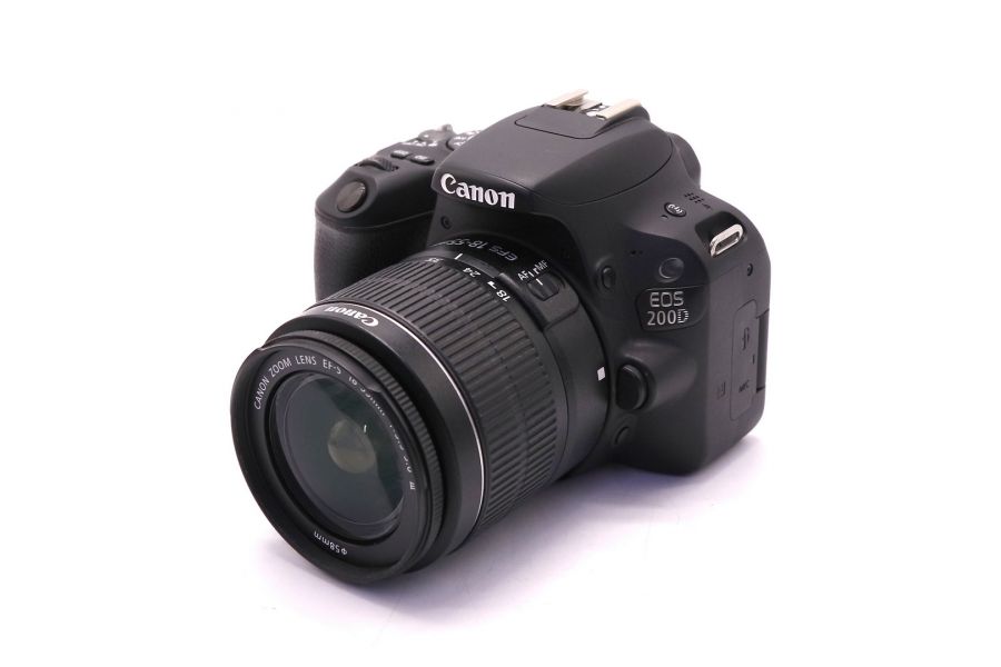 Canon EOS 200D kit в упаковке (пробег 5700 кадров)