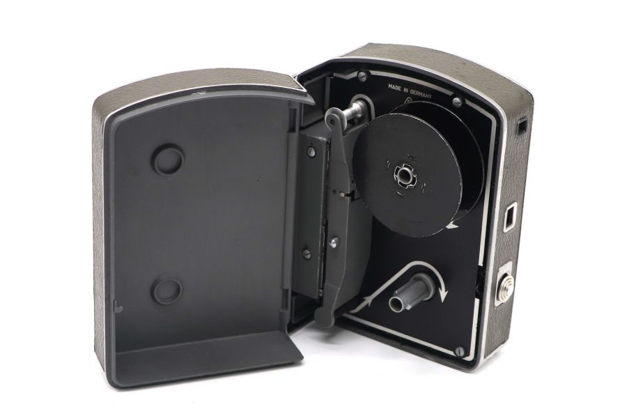 Кинокамера AK8 Pentacon (Germany, 1957)