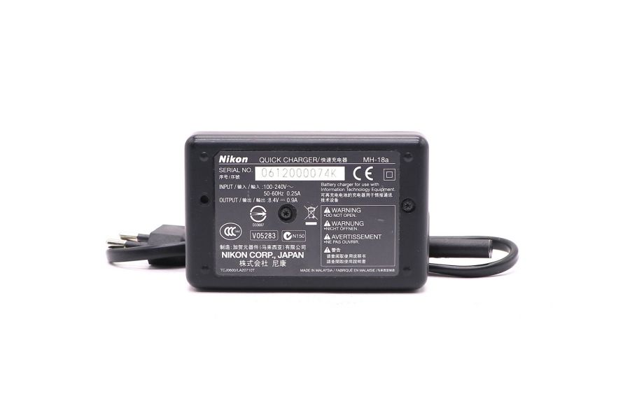 Зарядное устройство Nikon MH-18a