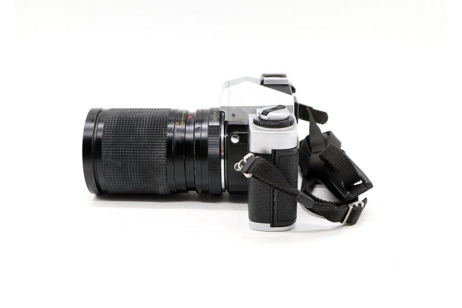 Minolta XG-A kit 28-85mm (Japan, 1982)