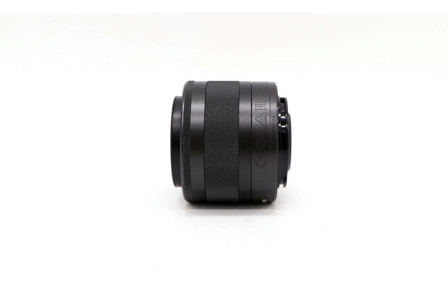 Canon EF-M 28mm f/3.5 Macro IS STM