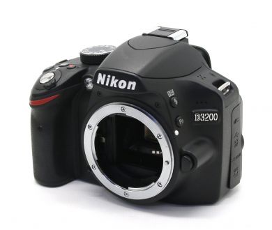 Nikon D3200 body (пробег 23870 кадров)