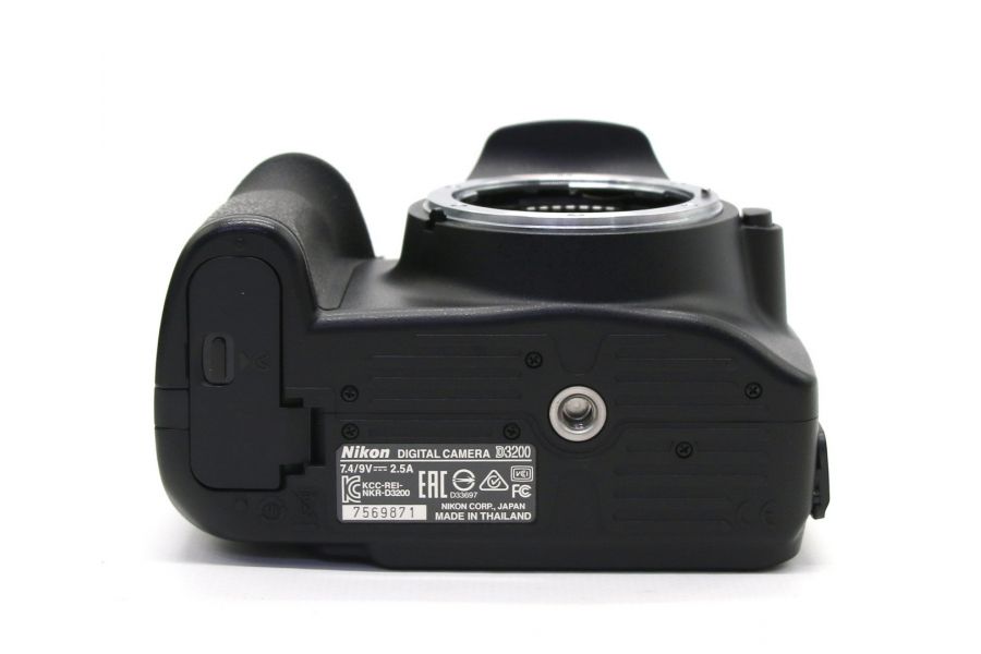 Nikon D3200 body (пробег 23870 кадров)