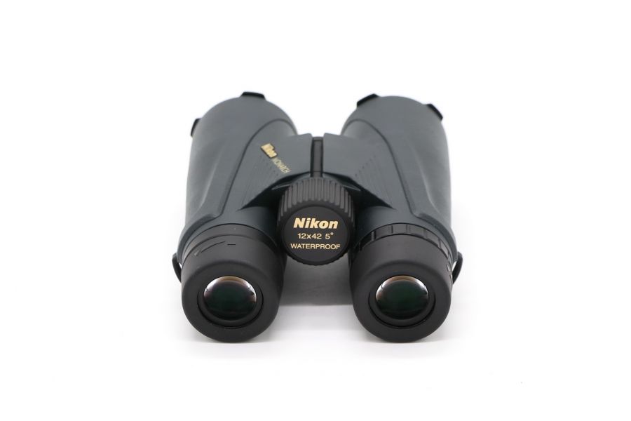 Бинокль Nikon Monarch 12X42 DCF