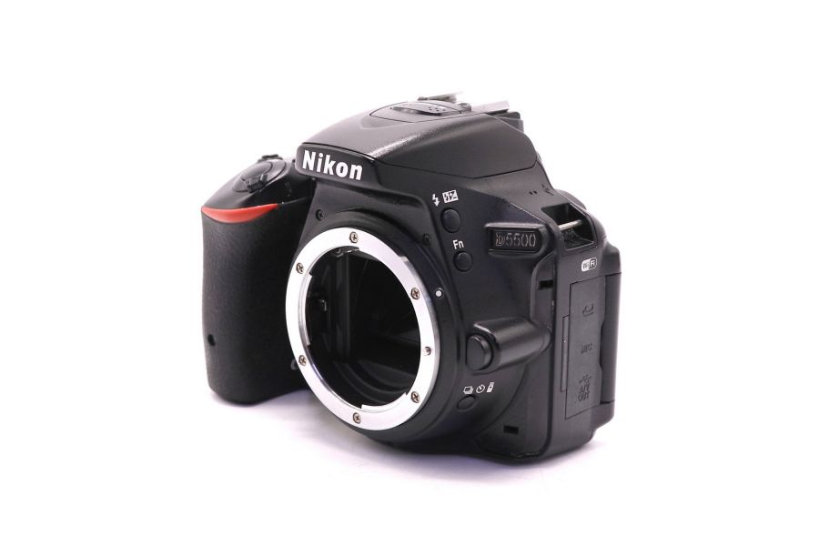 Nikon D5500 body (пробег 140870 кадров)
