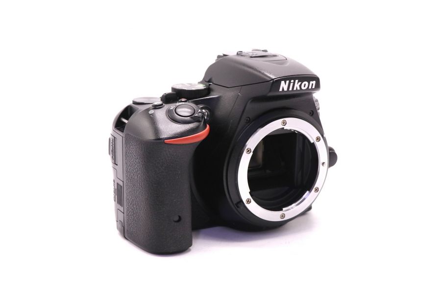 Nikon D5500 body (пробег 140870 кадров)