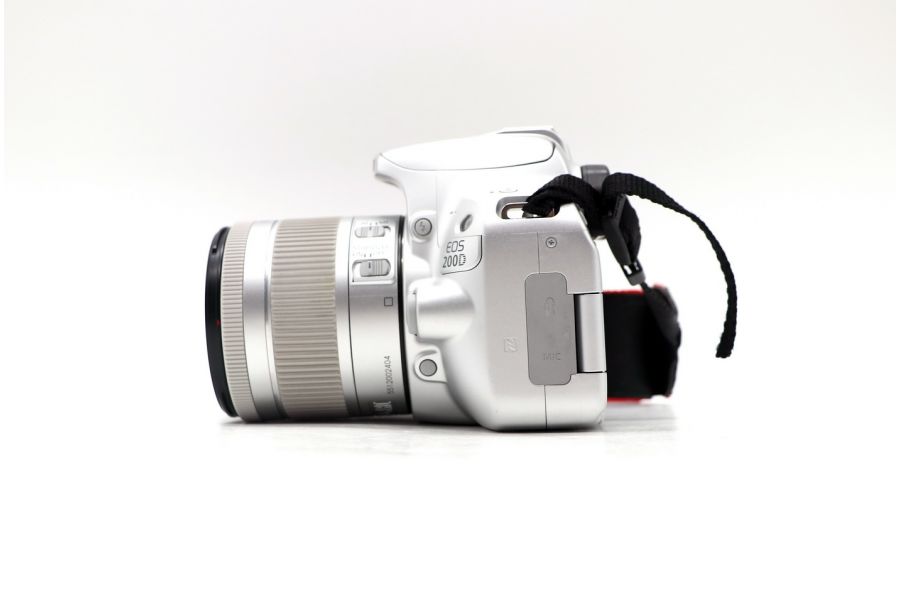 Canon EOS 200D kit серебристый (пробег 11К)