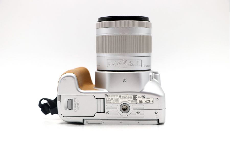 Canon EOS 200D kit серебристый (пробег 11К)